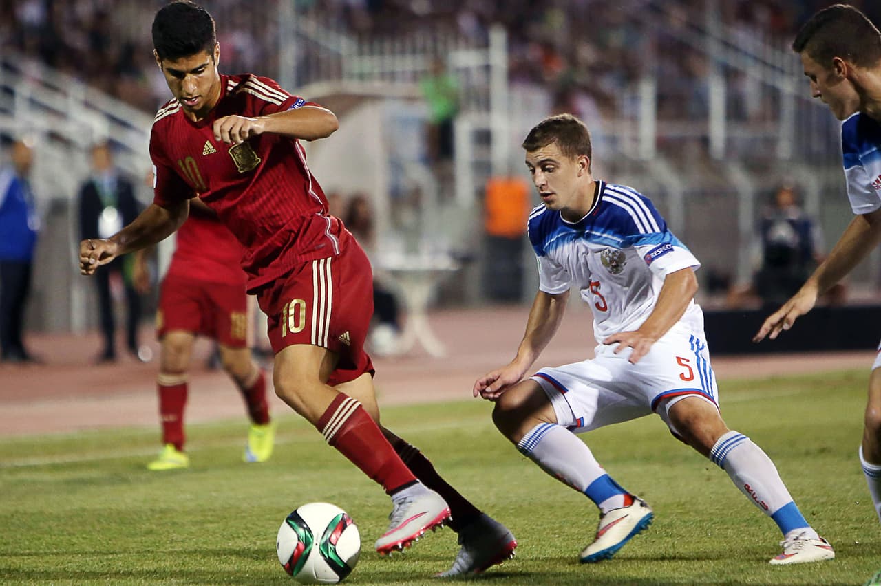 Finalmente, también aparece la posibilidad de Marco Asensio, una apuesta a futuro de la directiva madridista. El mediocampista ya sabe lo que es llevar el '10' en la espalda en la selección Sub-19 de España.