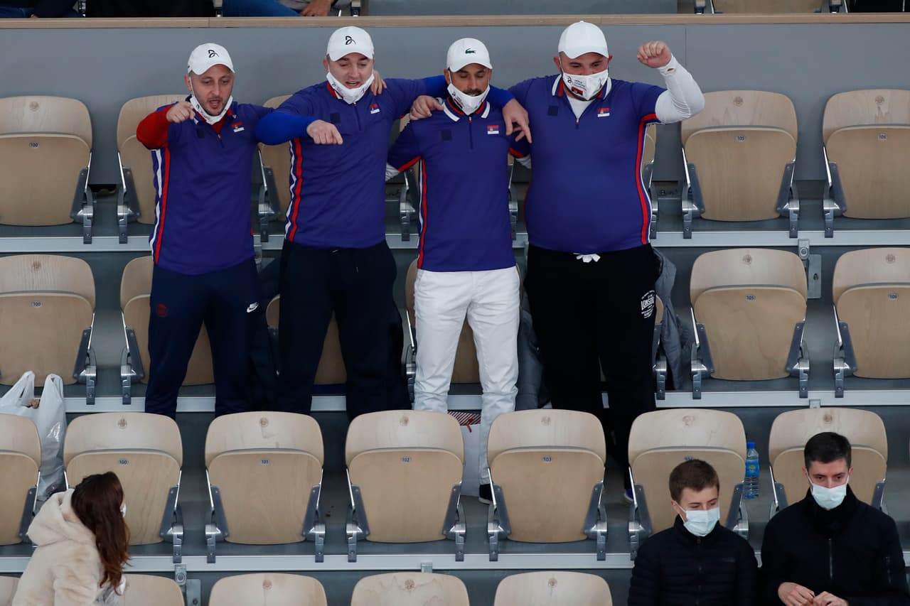 Rafael Nadal llega a su 13ª final en Roland Garros y derrota al serbio Novak Djokovic con parciales de 6-0, 6-2 y 7-5. El español levanta la copa número 13 de este certamen y suma 20 campeonatos de Grand Slam, ¡increíble!