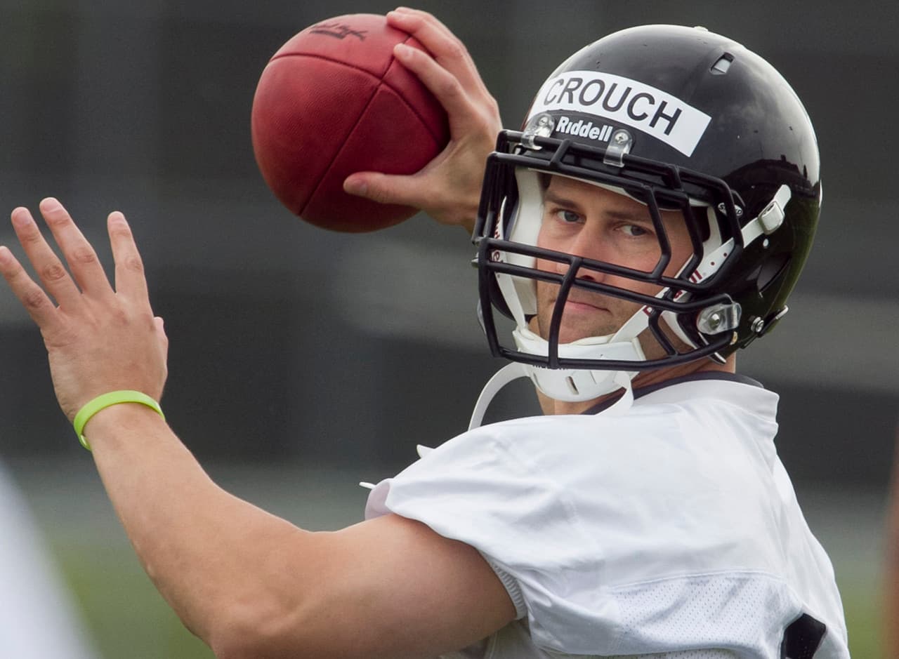 Eric Crouch (2001 con Nebraska) - A pesar de jugar quarterback para los Cornhuskers, Crouch fue visto como un mejor prospecto como receptor en la NFL. Crouch fue selección en tercera ronda por los Rams en el Draft 2002, pero no disputó una jugada en la NFL. Pasó por Rams, Packers y Chiefs en la NFL, Hamburg Sea Devils en la NFL Europa, Toronto Argonauts en la CFL y terminó con los Omaha Nighthawks de la UFL.