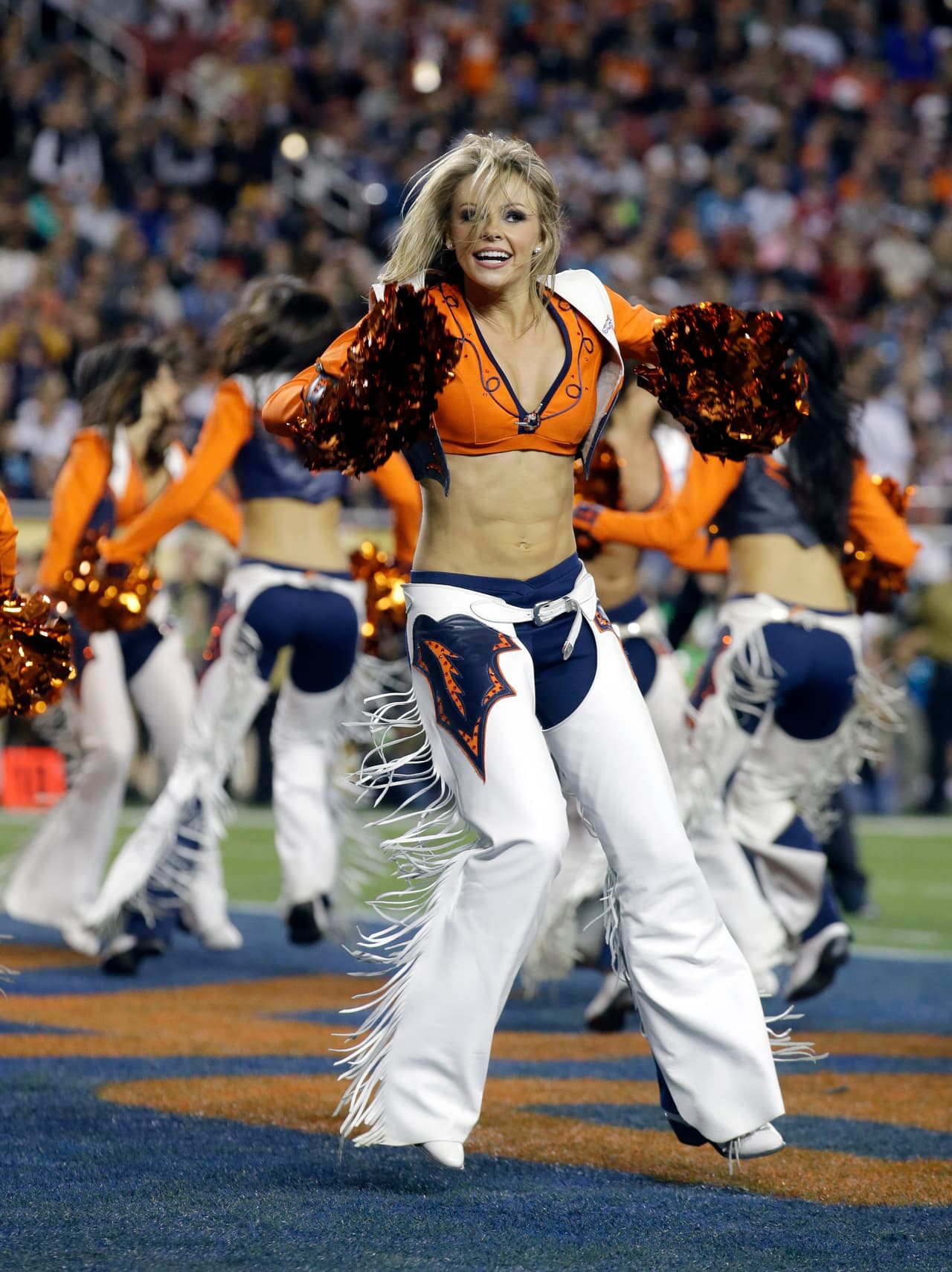 Ellas llenaron de belleza y diversión el emparrillado del Levi´s Stadium, checa las mejores imágenes de estas dulzuras.