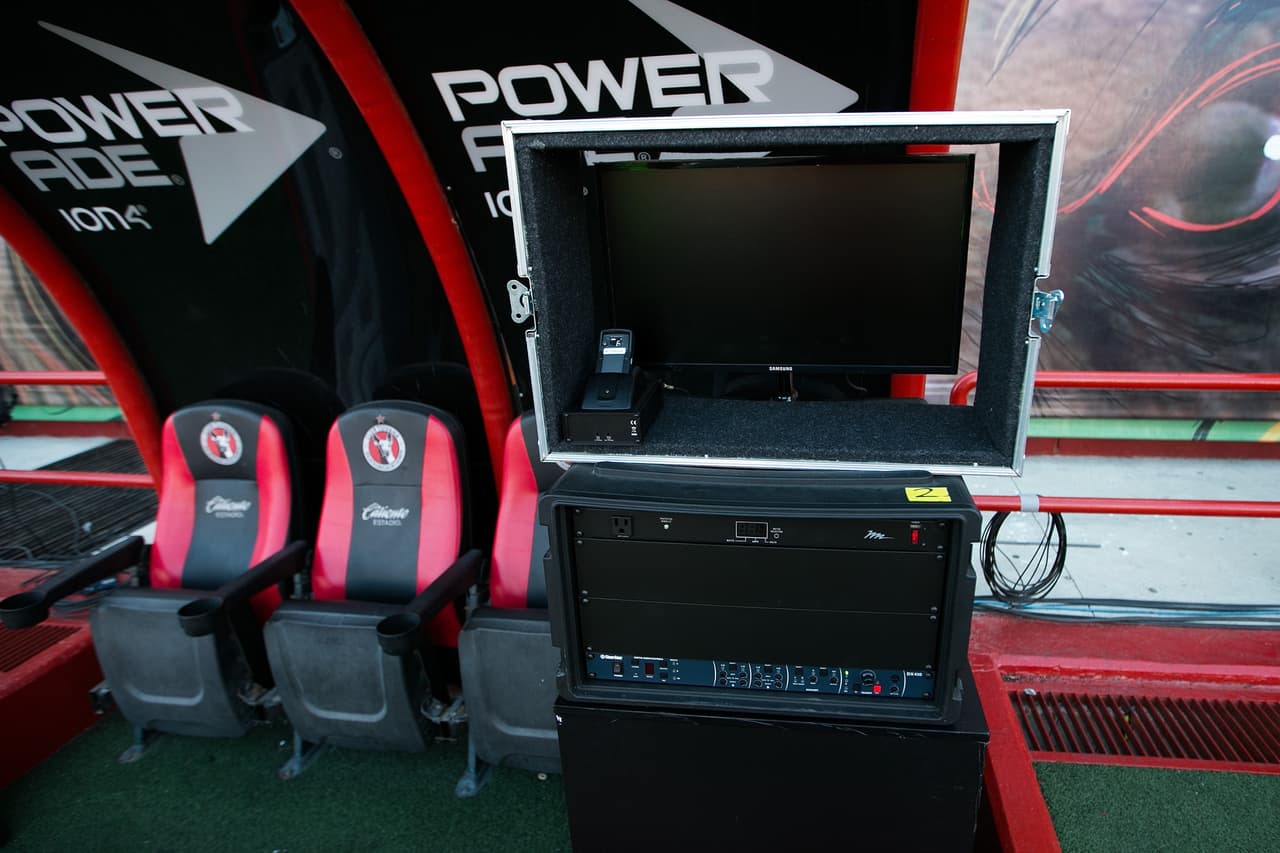 El espacio para los árbitros y con la pantalla para el juez central funciona con la idea de impartir justicia desde la parte arbitral con mayor precisión.