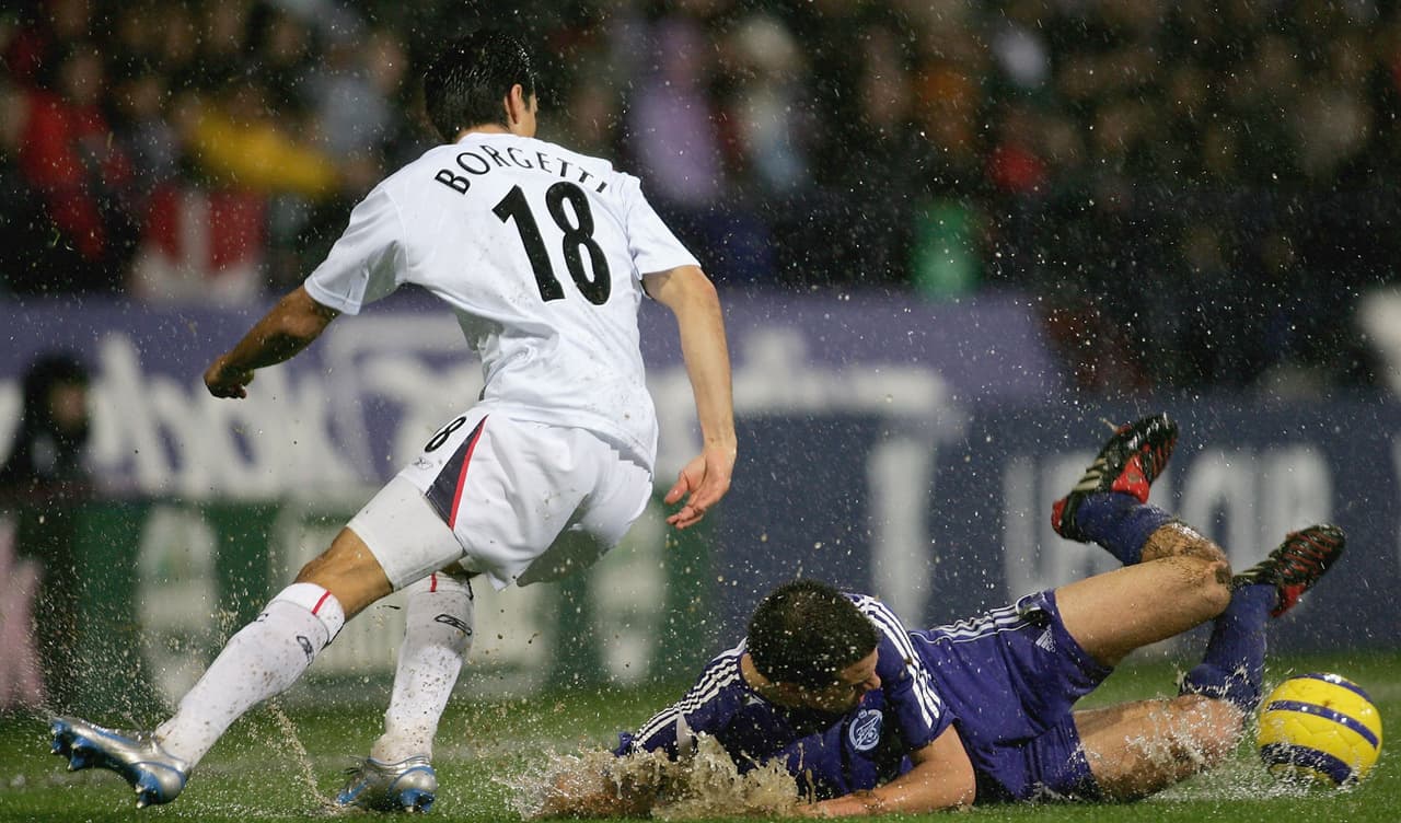 Un mexicano marcó la historia del Bolton; fue Jared Borgetti, que jugó ahí en la temporada 2005-06 aunque apenas anotó dos goles.