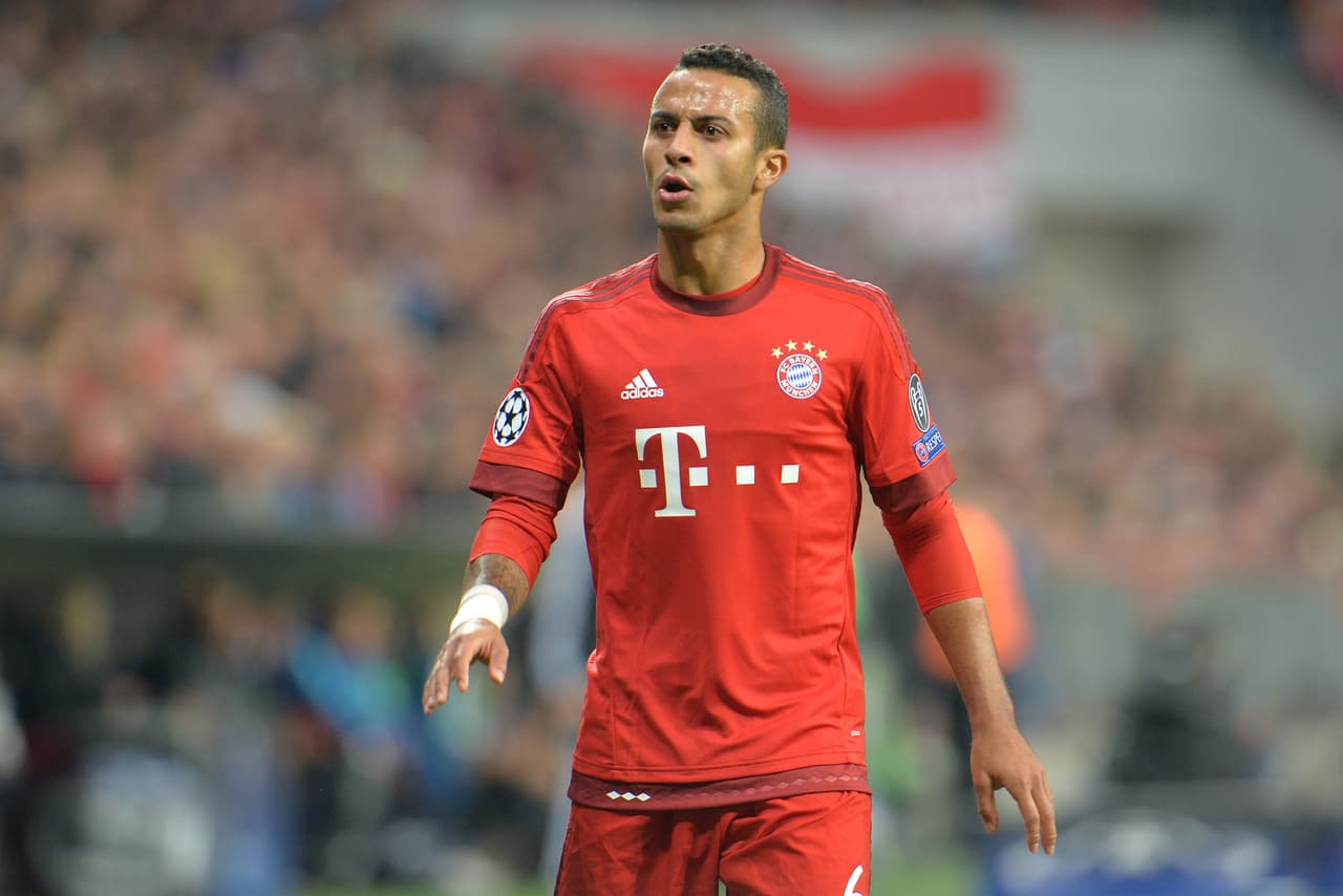 Directivo del Bayern Múnich cree que Thiago Alcantara tiene un acuerdo con el Liverpool o el Manchester United.