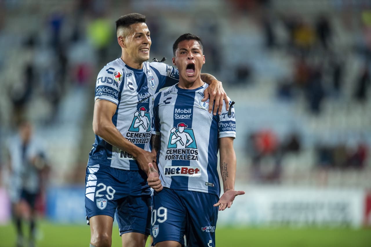 Roberto de la Rosa agarra adelantado a Nahuel y consigue el tanto que la da la victoria a 1-0 sobre los Tigres. Los felinos quedan fuera de del repechaje y Pachuca recupera posiciones y llega a la onceava plaza.