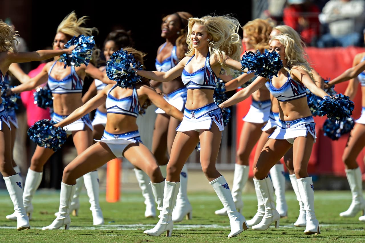 Adiós a la Semana 6, acción, pasión, entrega y... ¡bellezas! Checa lo más sexy de las cheerleaders.