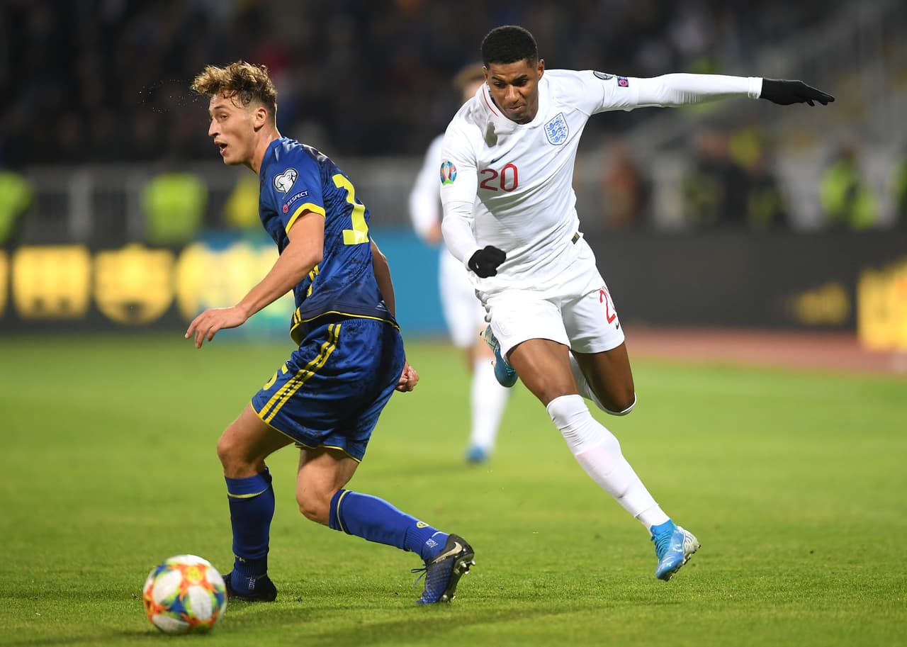 Kosovo es derrotado por Inglaterra 4-0 y es así como los ingleses obtienen su pase a la Euro 2020 como líder de grupo. Los goles fueron anotados por Winks, Kane, Rashford y Mount. Inglaterra se lleva siete victorias y una derrota.