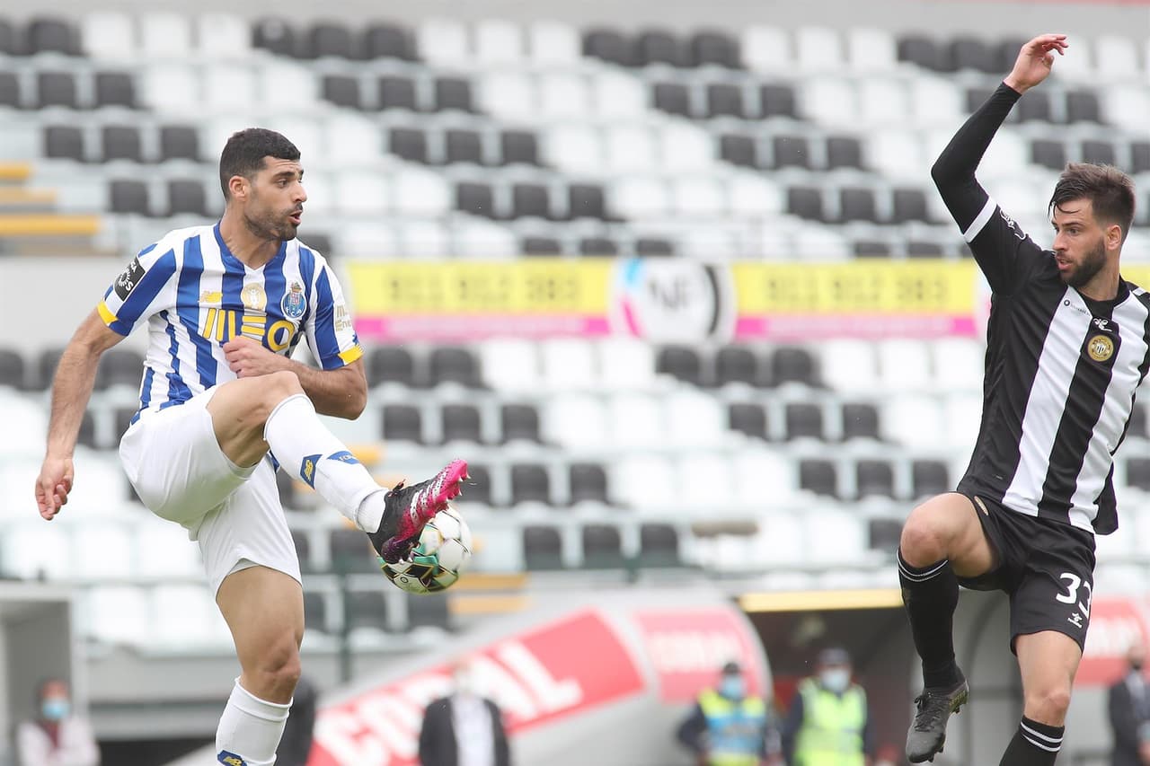 Porto se impone ante CD Nacional con marcador de 1-0 en la Primeira Liga. El gol fue por parte de Mehdi Taremi al minuto 20, quien ha sido goleador en los últimos tres encuentros de los 'Dragones Azules'. La escuadra del mexicano Jesús 'Tecatio' Corona sigue ocupando la segunda posición dentro de la liga portuguesa.