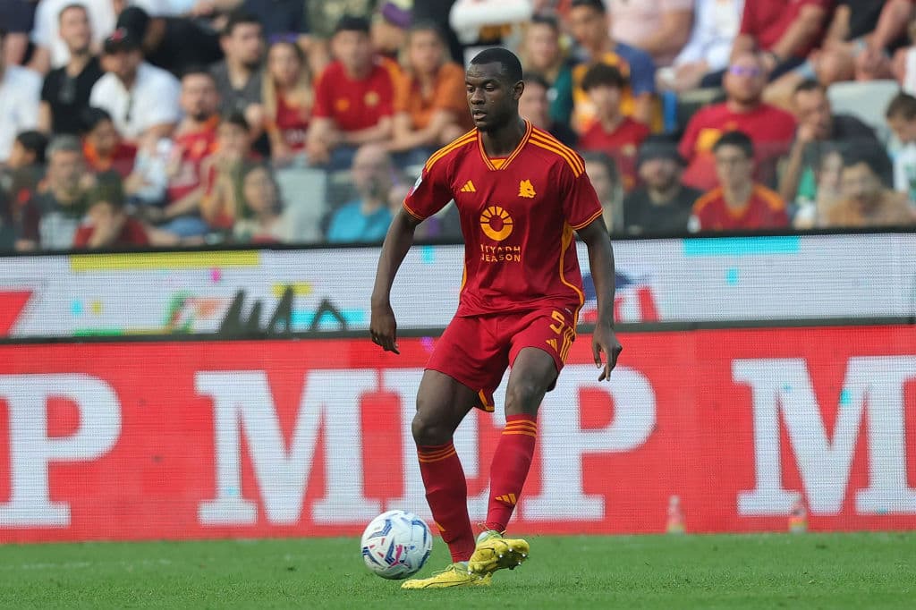 Ndicka, jugador que se desplomó en pleno partido, está fuera de peligro