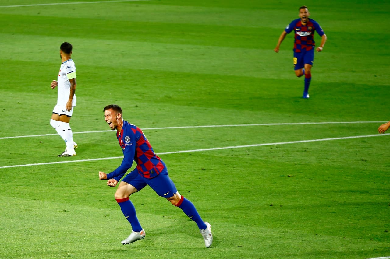 Al 2’ Mertens puso un balón al palo tras aprovechar un rebote dentro del área.