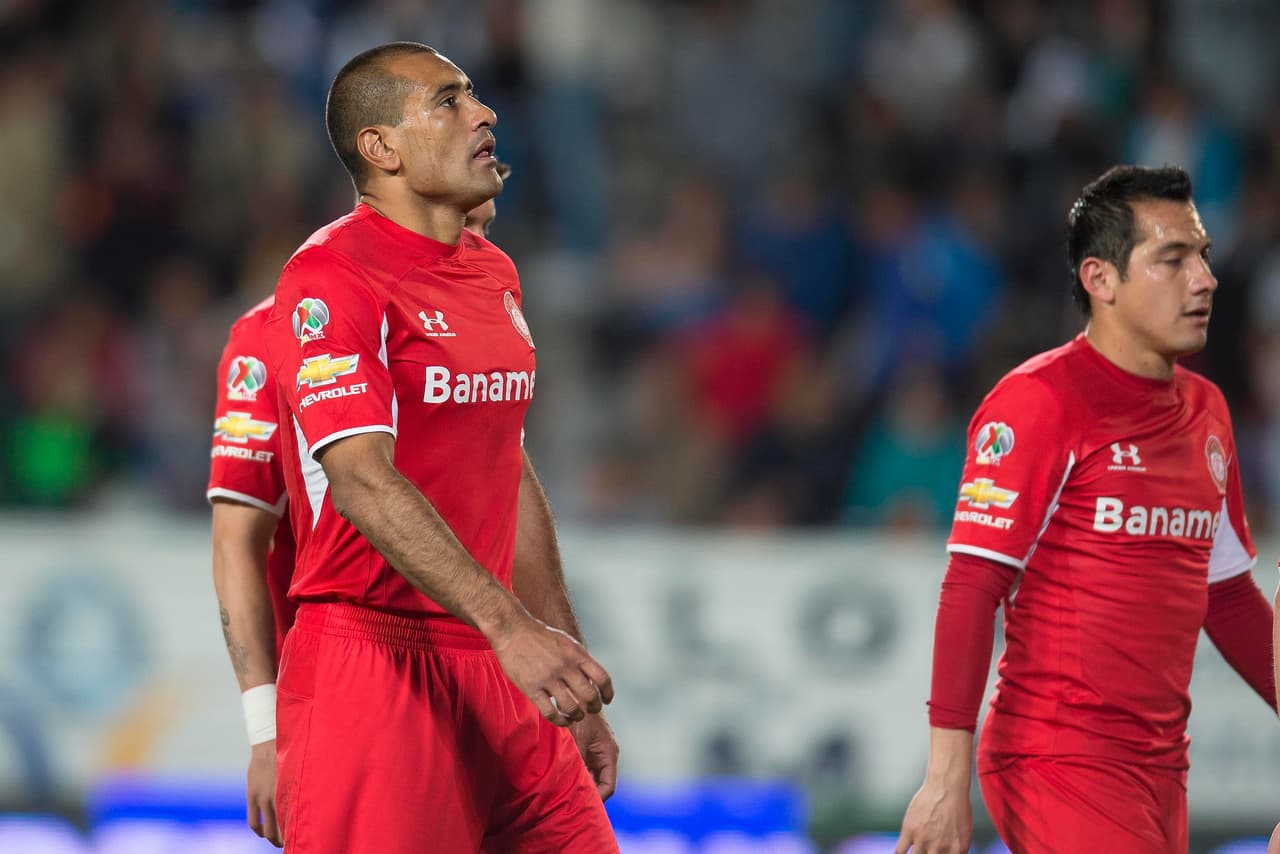 Monterrey se llevó la victoria 3-2 frente al toluca el torneo pasando, dejando como saldo dos expulsiones para el equipo escarlata y un autogol del defensor Paulo da Silva.