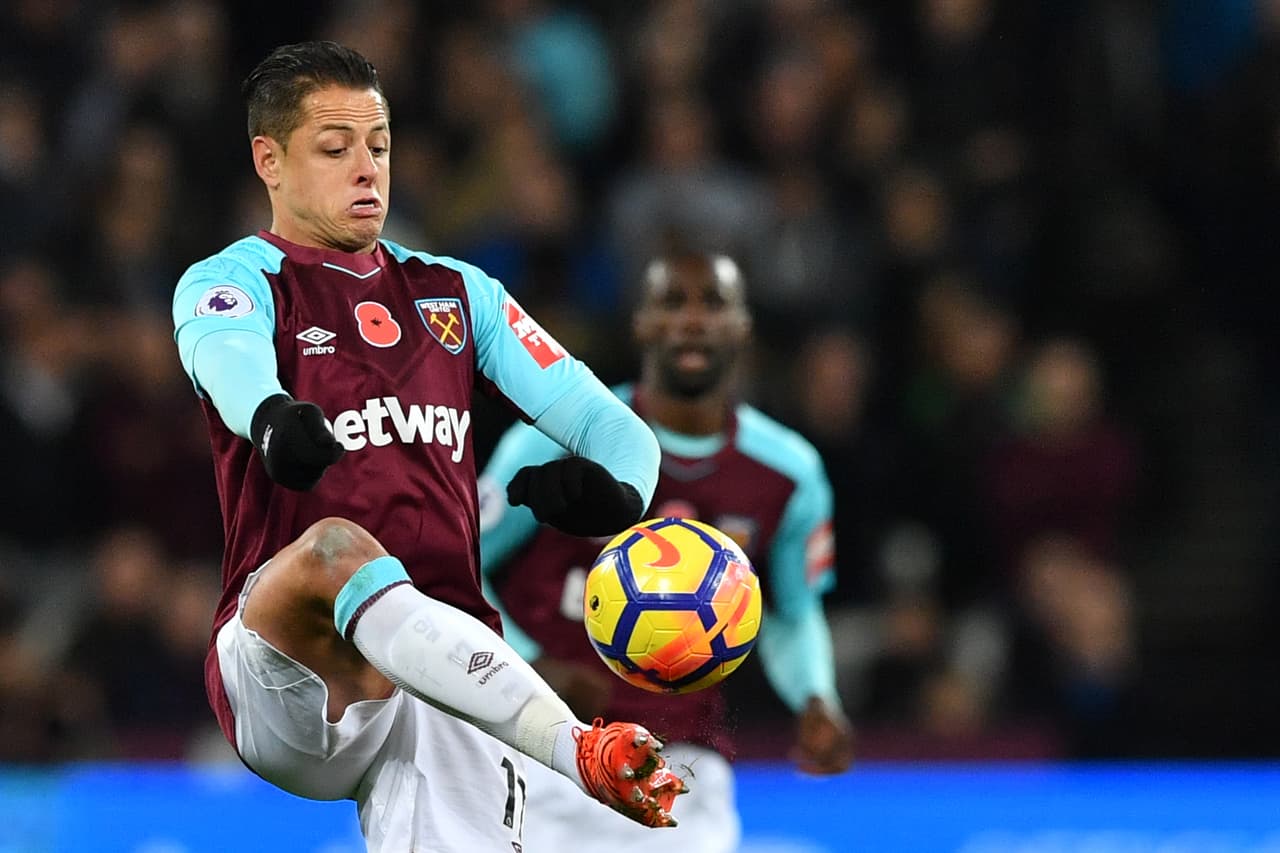 ‘Chicharito’ tiene pocos minutos en un West Ham que va en ascenso, goleó al Stoke City