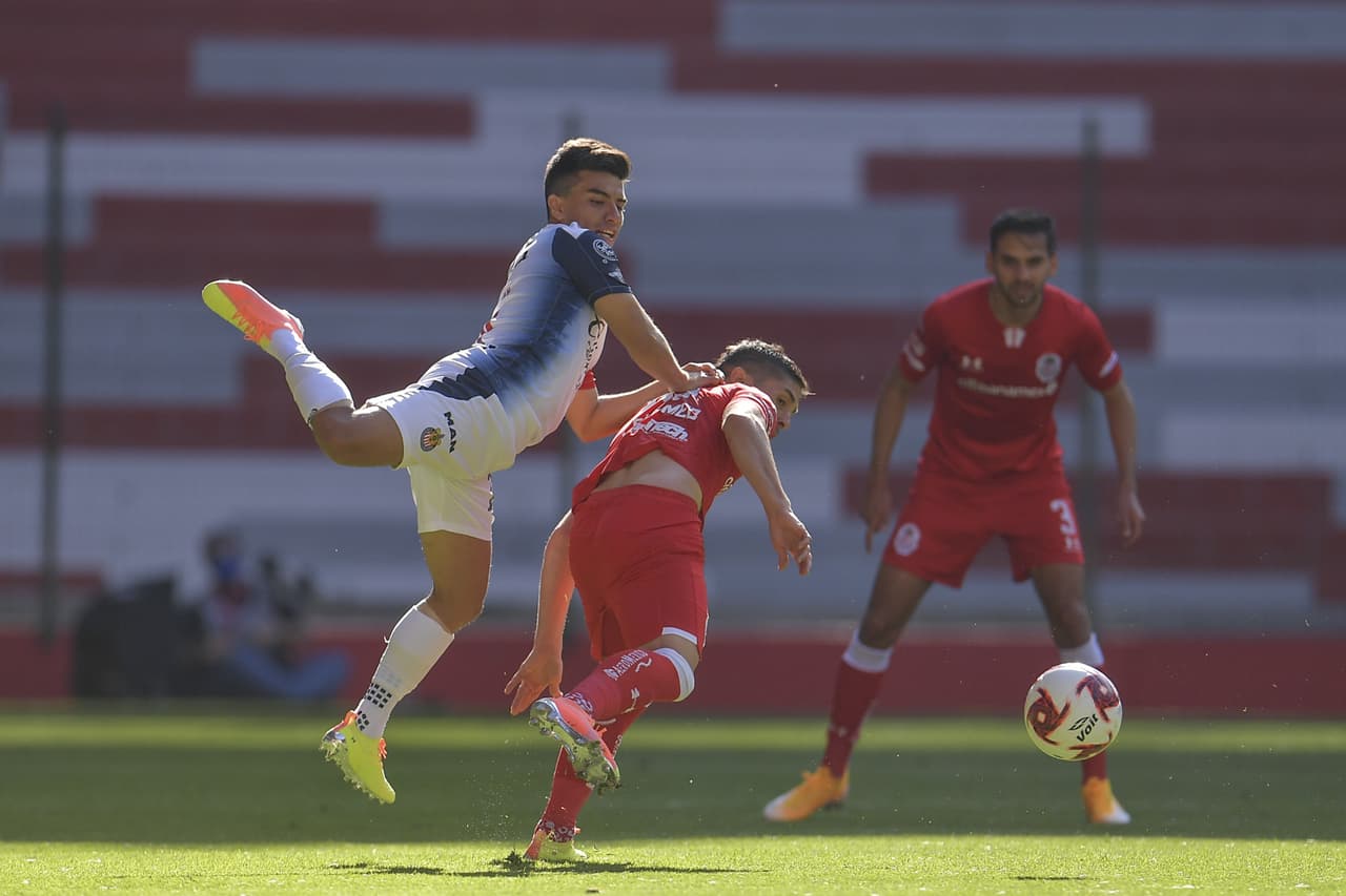 Con gol de Diego Hernández al minuto 60, el toluca consigue los tres puntos que los pone como líderes del torneo a la espera del resultado de Cruz Azul.