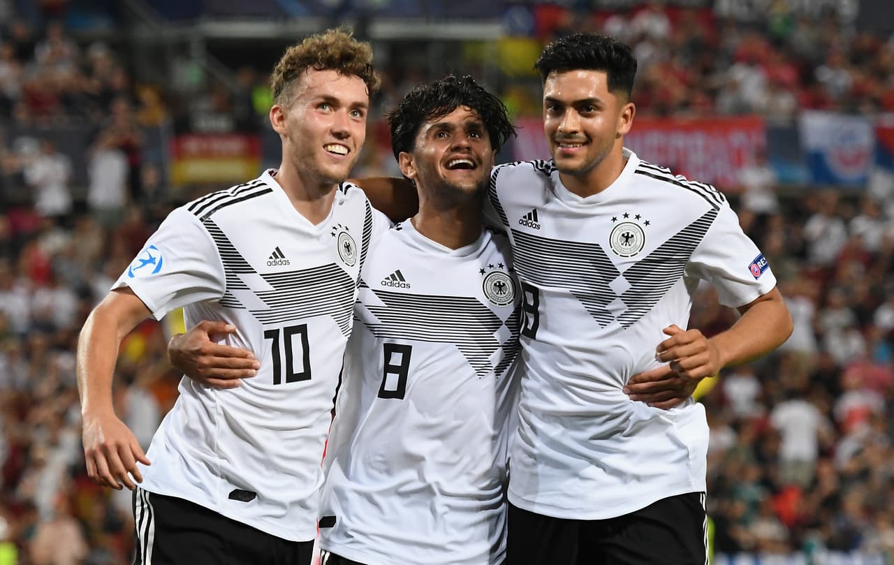 Alemania dio un paso aplastante al golear 6-1 a Serbia en el Grupo B del Europeo Sub-21, donde es líder y buscará ratificar contra Austria el primer lugar en su zona en el torneo juvenil, clasificatorio a Juegos Olímpicos.