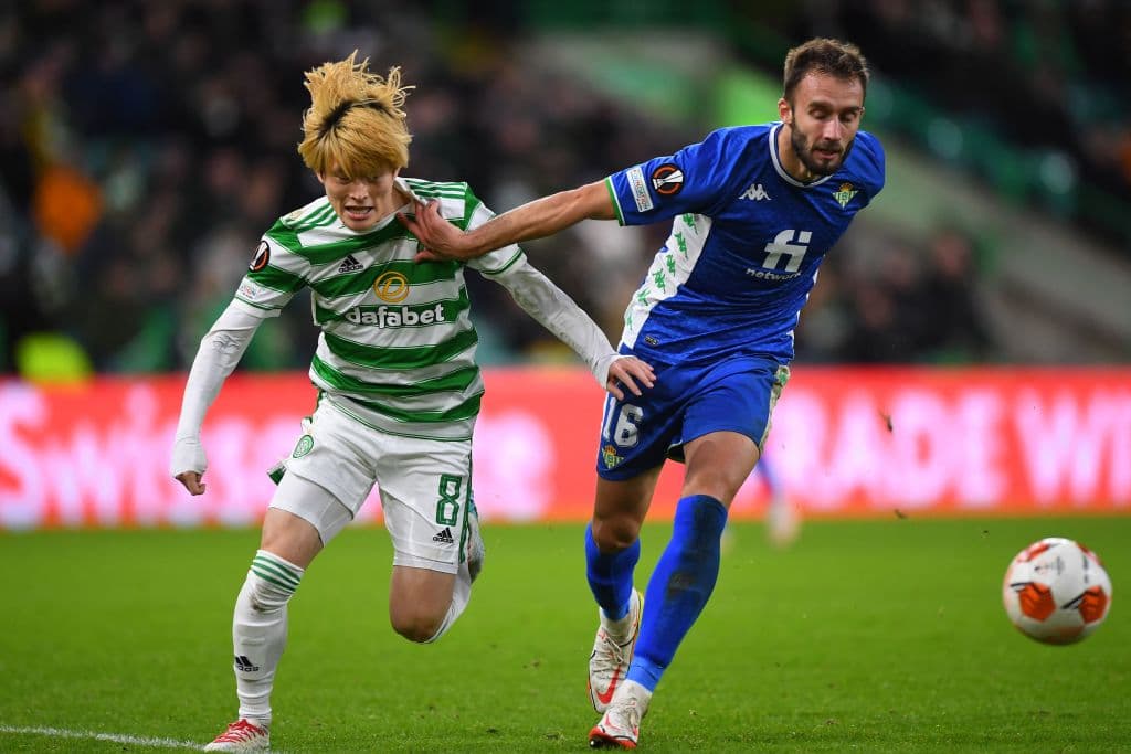 Celtic se impone 3-2 al Real Betis durante la última Jornada de la fase de Grupos en la UEFA Europa League. Welsh, Henderson y Turnbull le dieron la victoria al equipo escocés, mientras que Bain (autogol) y Borja Iglesias descontaron para los béticos. Diego Lainez jugó 63 minutos.