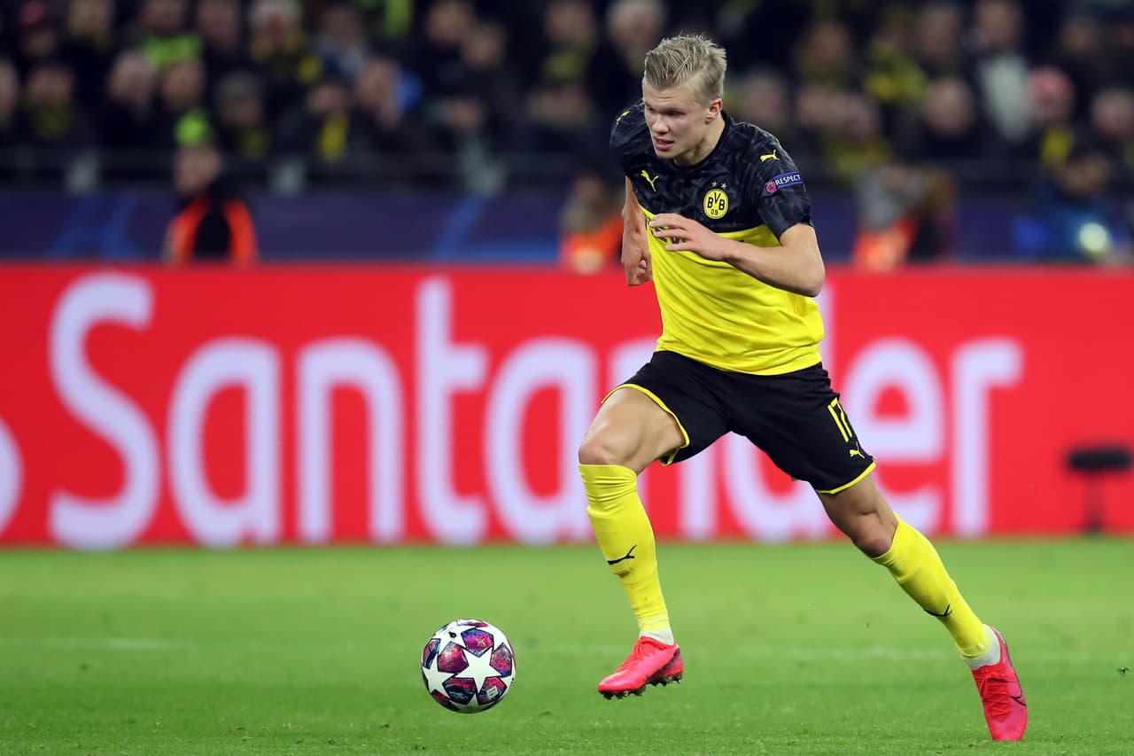 <b>Erling Haaland (Delantero):</b> nació en Inglaterra, tiene la nacionalidad noruega, triunfó en Austria y actualmente juegan Alemania para el Borussia Dortmund. Es la nueva sensación del futbol mundial, al grado de liderar junto a Robert Lewandowski en la lista de goleadores de la UEFA Champions League 2019-2020. En julio próximo cumplirá 20 años.