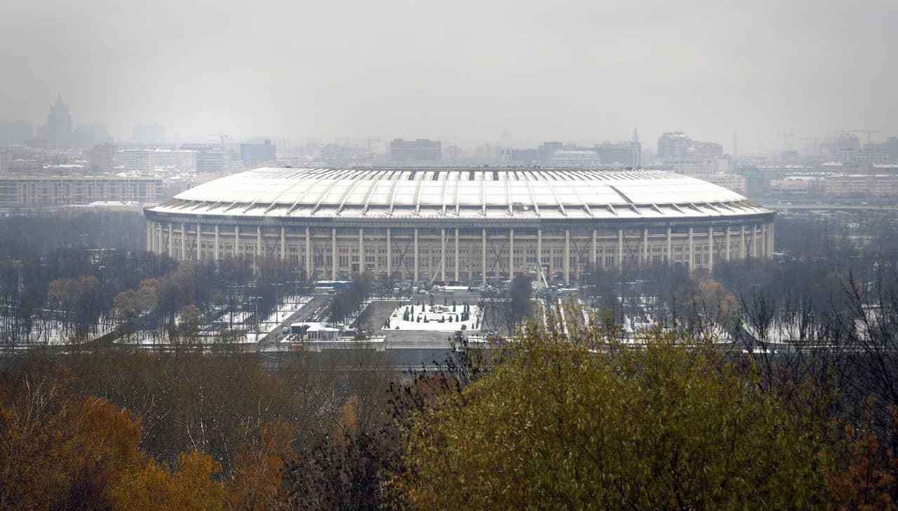 Del otro lado del río Moscova se tiene una espectacular vista del estadio Luzhnikí, en el cual se jugarán 4 partidos de la fase de grupos –inluído el juego inaugural de Rusia–, unos octavos de final, una semifinal y la final.