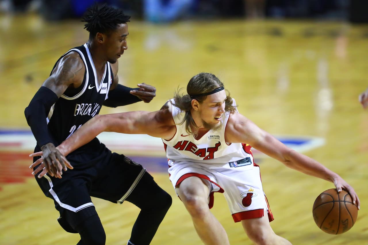 Kelly Olynyk fue uno de los 5 jugadores del Heat que superaron los 10 puntos anotados. Terminó el encuentro con 11 puntos, 5 rebotes, 3 asistencias, un robo y un disparo bloqueado.
