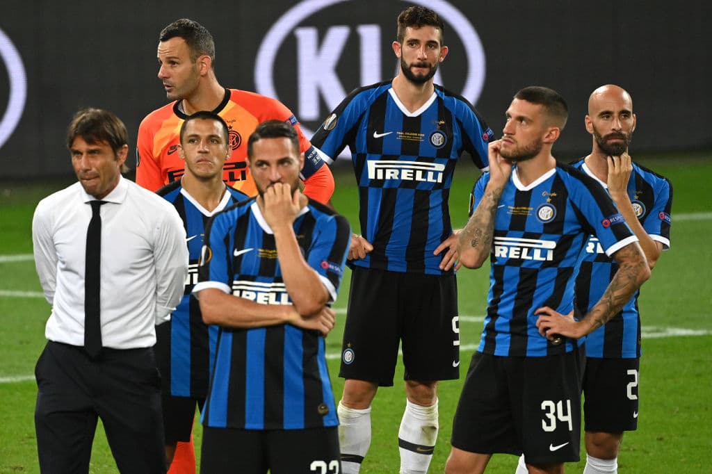 Tras caer en la final de la justa continental, algunos jugadores decidieron retirarse las medallas del subcampeonato.