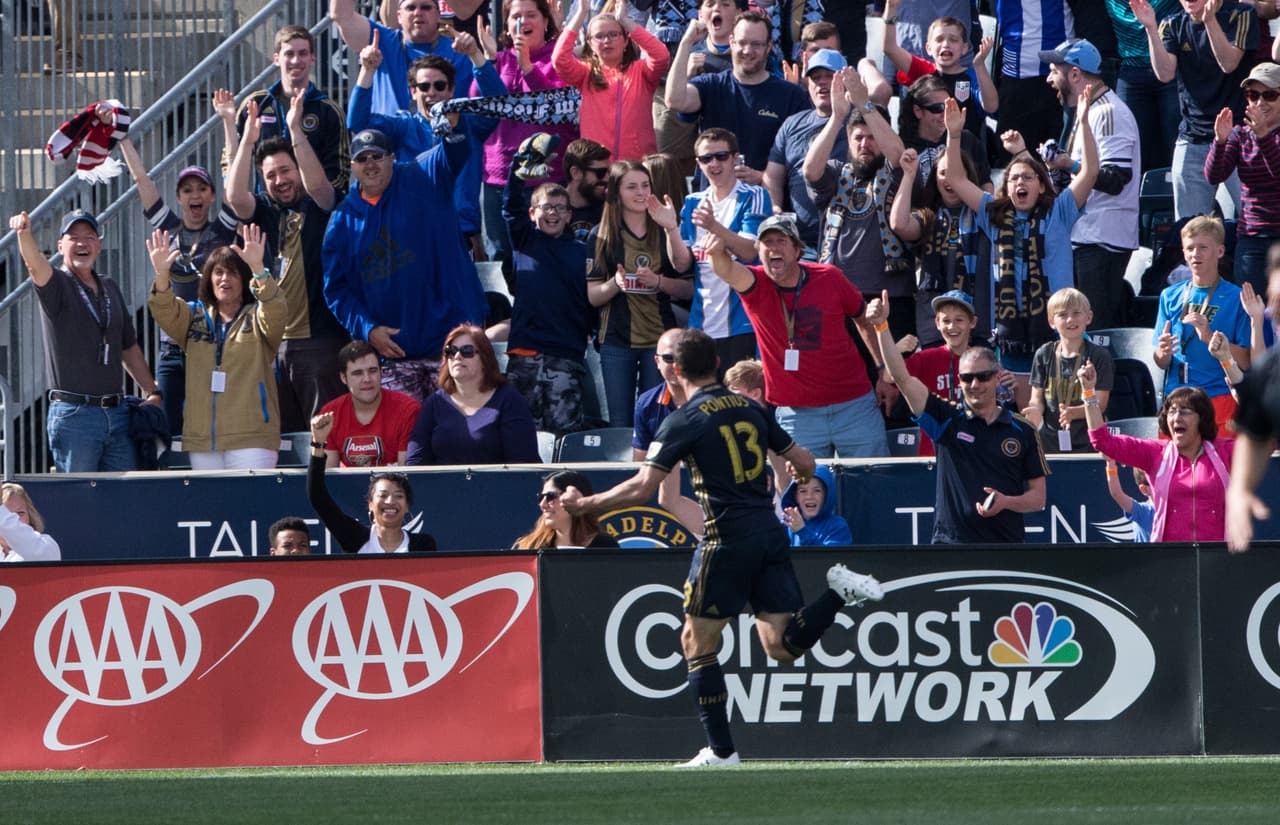 Toronto y Philadelphia triunfan