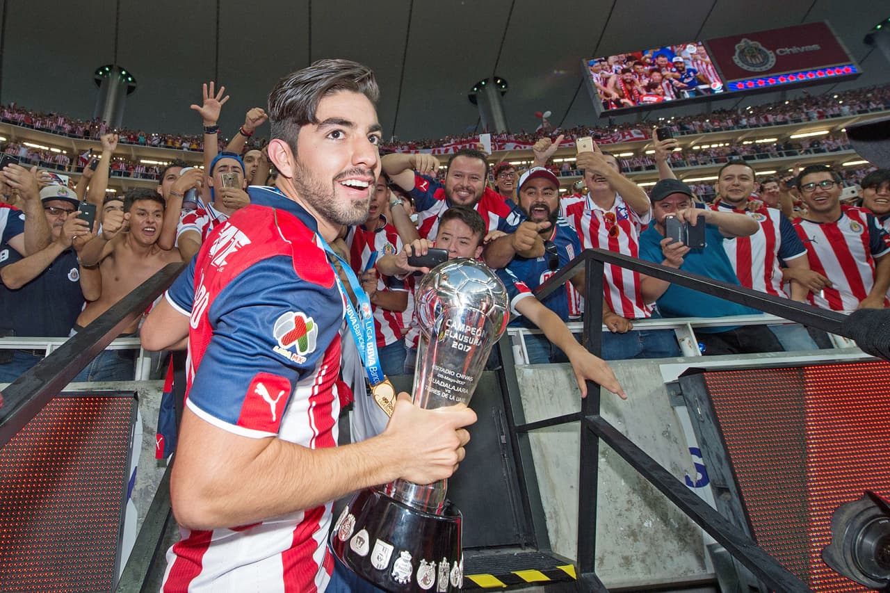 Rodolfo Pizarro, delantero de Chivas: 5 millones de euros (aproximadamente 5,821,000 dólares).