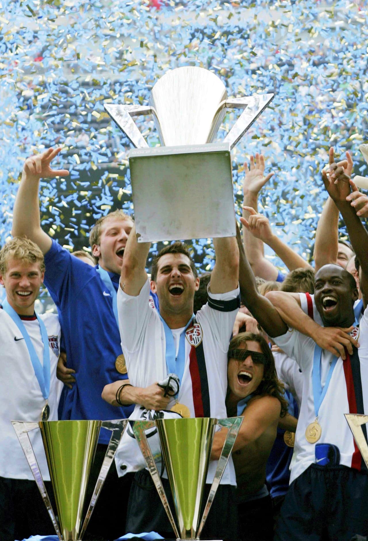 Y Estados Unidos se proclamó bicampeón del torneo al derrotar en la final 2-1 a México en el Soldier Field.