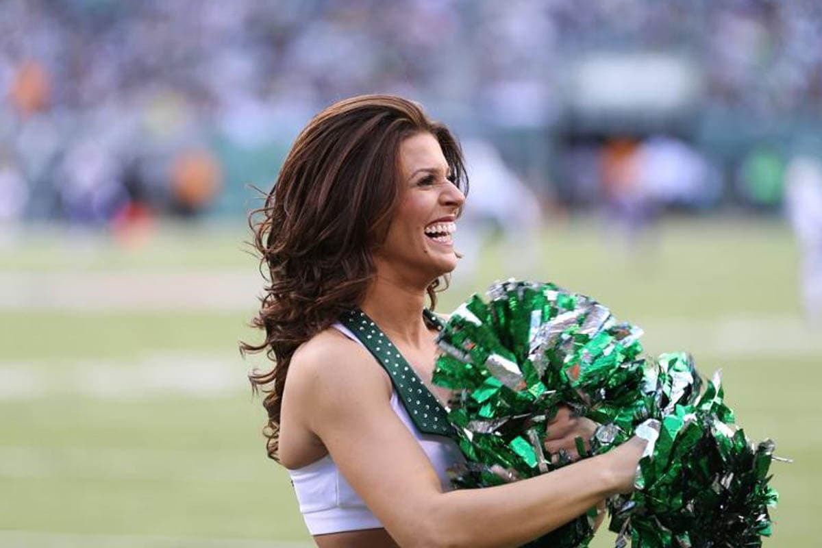 Esta chica entra a su segunda temporada en el 2015 como integrante del Flight Crew, ¡checa qué belleza! (Foto: New York Jets).