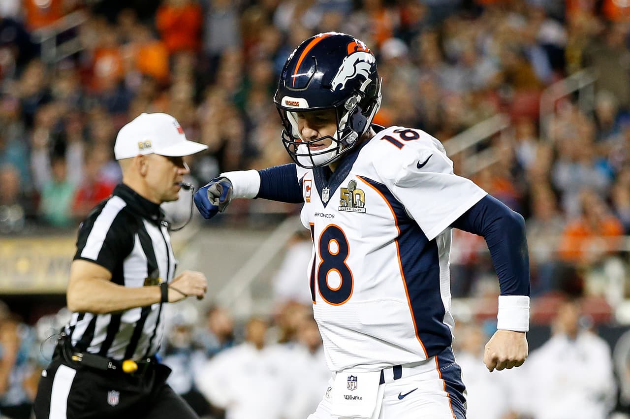 Manning completó 13 de 23 pases para 141 yardas, sin pases de TD.