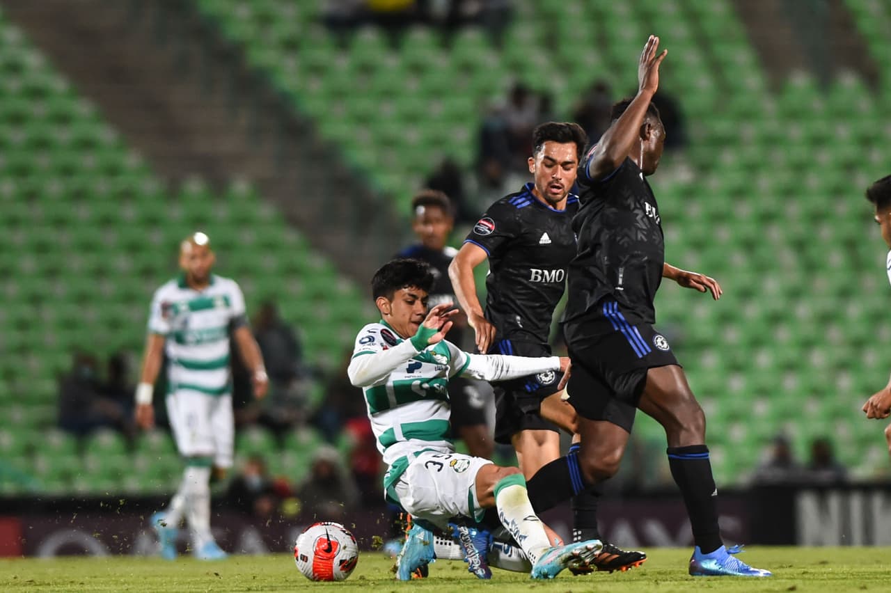 Jesús Otero sorprende al minuto 88, marca el único tanto del encuentro y la da la ventaja a Santos en los octavos de final tras vencer 1-0 al CF Montreal.