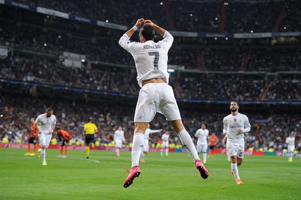 El récord de goleo individual en fase de grupos es del Real Madrid, lo ostenta Cristiano Ronaldo con 11 tantos, en la temporada 2015-16.