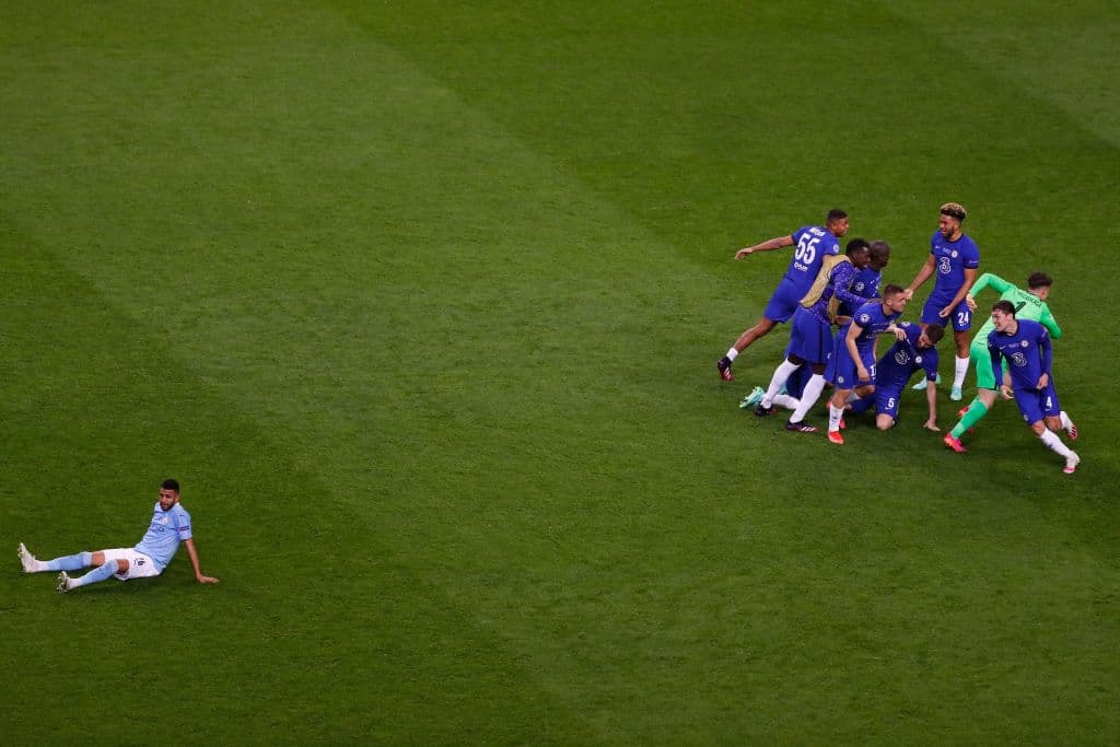 Los 'Blues' pintan de azul el Estadio Do Dragao con las celebraciones de la segunda UEFA Champions League de su historia.
