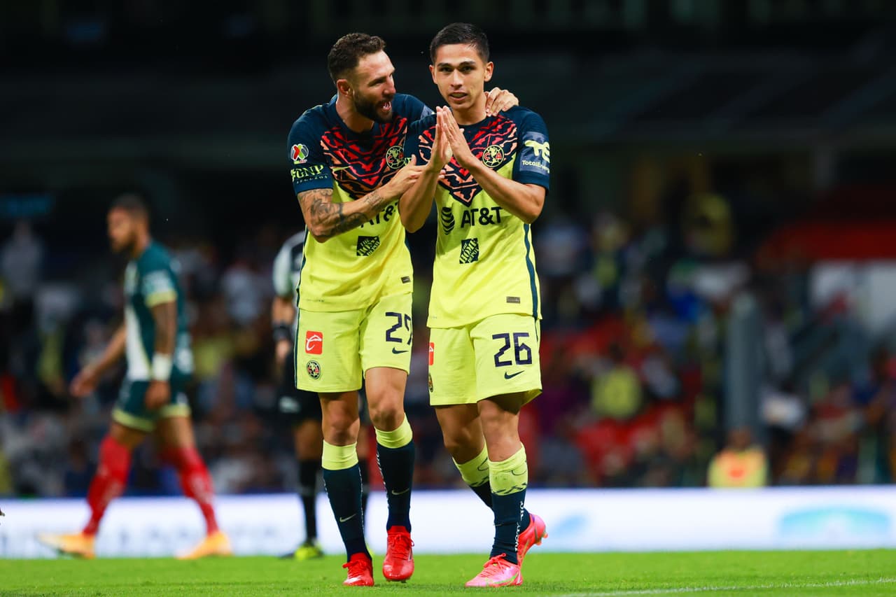 Salvador Reyes, que defendió los colores de La Franja hasta el juego pasado, marcó el 2-0.