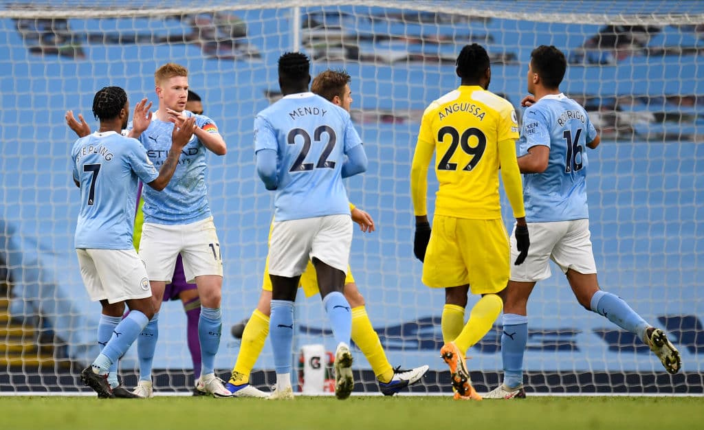 Raheem sterling (5’) y Kevin De Bruyne (26’) hicieron los tantos para lleagr a 18 unidades; acarician la zona de Champions League.