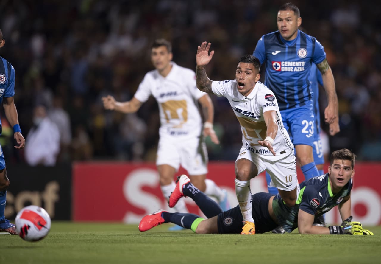 Pumas le pegó 2-1 a Cruz Azul en la ida de las Semifinales de la Liga de Campeones de la Concacaf.