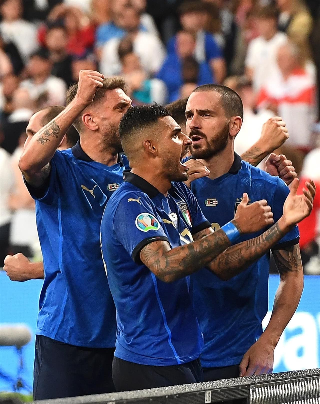 Italia es campeón indiscutible de Europa y se lleva la copa a casa. Luke Shaw abrió el marcador al minuto 2’ del encuentro y en el minuto 67, Leonardo Bonucci se encargó de igualar el marcador, ya en tiempos extra no pudieron pasar del 1-1 y, en tanda de penales, el equipo inglés no supo definir y la ‘Squadra Azzurra’ se corona en Wembley.
