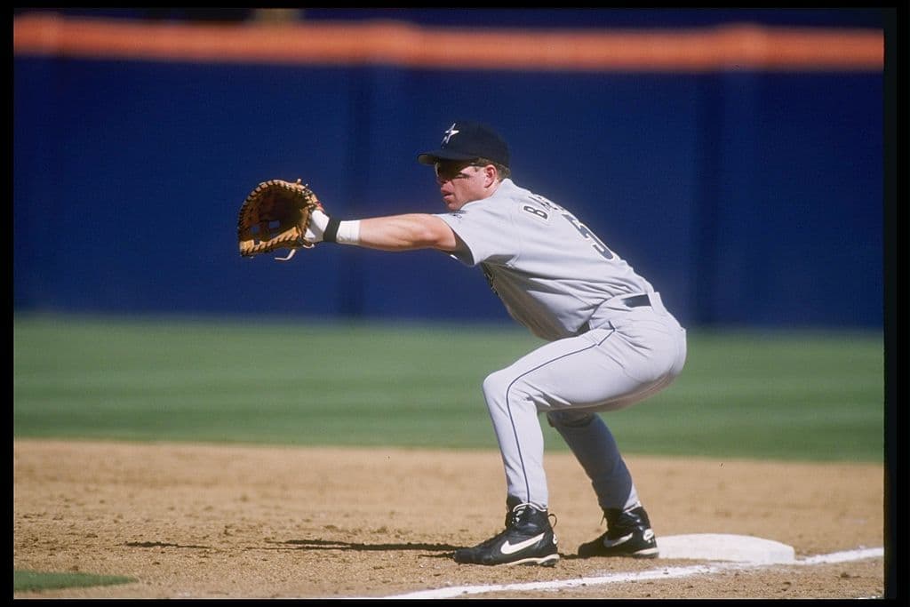 8) Jeff Bagwell. En 1990 los Boston Red Sox decidieron enviar a los Houston Astros al entonces joven primera base a cambio de un veterano lanzador de nombre Larry Andersen.