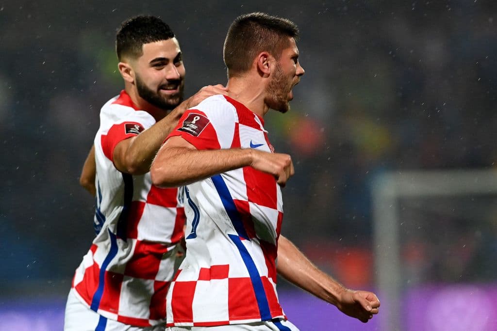 Croacia y Eslovaquia se reparten puntos tras igualar el marcador 2-2 durante fecha de eliminatoria mundialista rumbo a Catar 2022. Andrej Kramaric y Luca Modric hicieron goles para la escuadra croata, mientras que Ivan Schranz y Lukas Haraslín hicieron lo propipo para su equipo y se colocan como segundo y tercero del Grupo H, respectivamente.