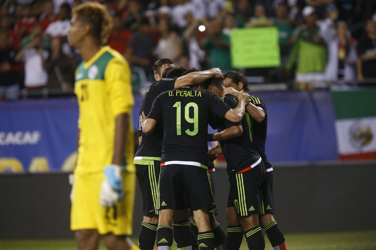 La ausencia de Gio dos Santos parece poco entendible tras el buen paso del mexicano en la MLS pero habrá que ver si el jugador del LA Galaxy puede aparecer en la próxima convocatoria.