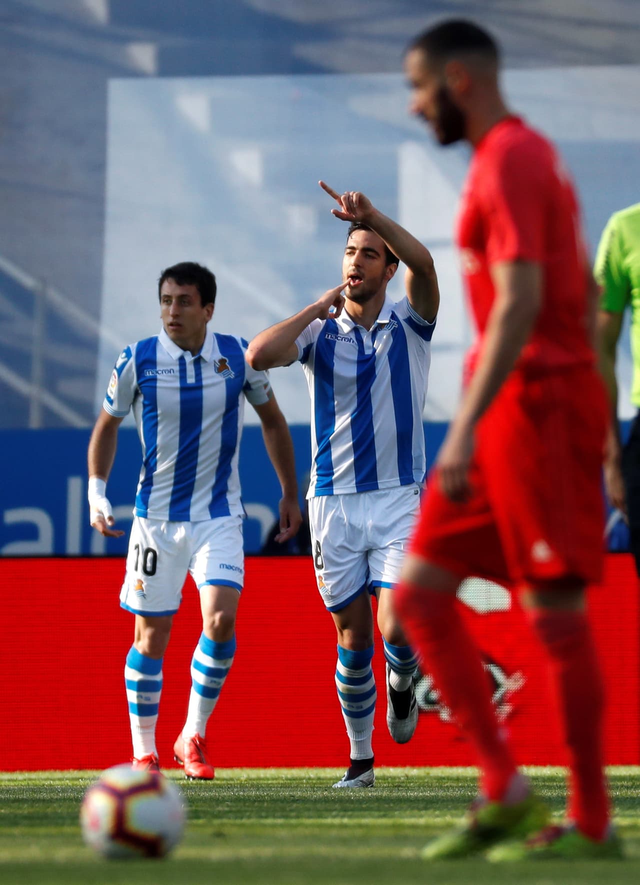 La felicidad de Real Sociedad frente a su gente en San Sebastián fue evidente, aún con la idea de buscar una victoria.
