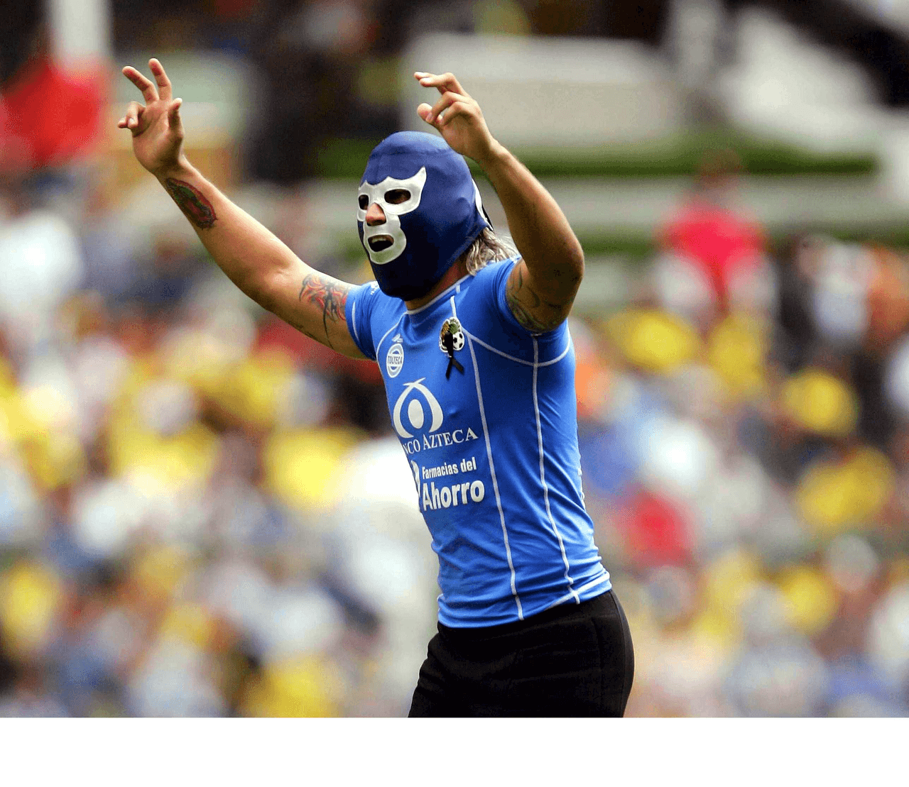 <b>Omar Ortiz</b> – El ‘Gato’ tenía de costumbre el ponerse una máscara del Demonio Azul tras cada anotación de su equipo.