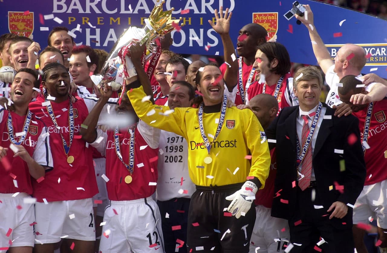 12. Arsenal (2001/2002) - 87 puntos y +43 de diferencia de gol. Fueron campeones.