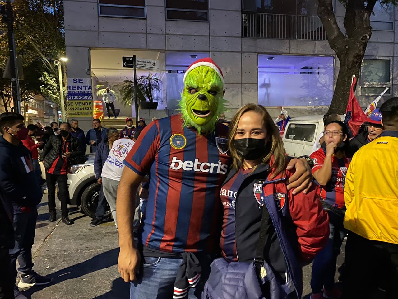 La afición del Atlante quiere ver a su equipo levantar el título e inundan las inmedicones del Estadio Azul.