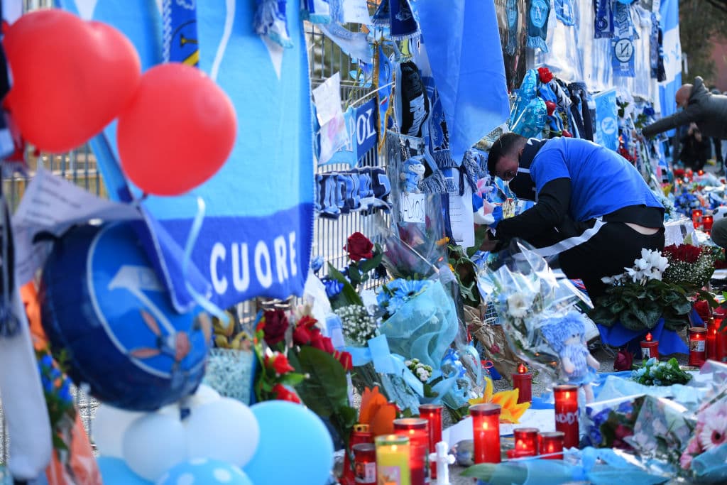 Al parecer, el nombre del estadio donde Napoli juega de local, podría llevar el nombre del mítico jugador argentino recientemente fallecido. El cuadro napolitano y el conjunto croata se medirán en la cuarta fecha de la justa europea.