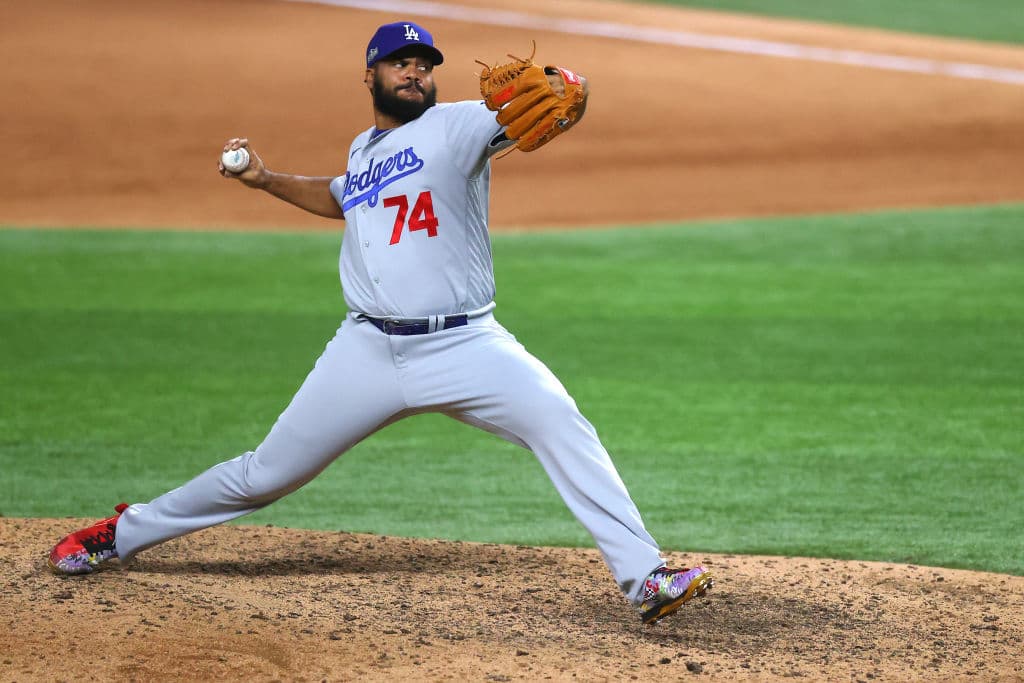 Los de Los Angeles tundieron 15-3 a los de Atlanta y ganan su primer juego de la serie; Houston derrotó a los Rays 4-3 y dejan la serie 3-1.