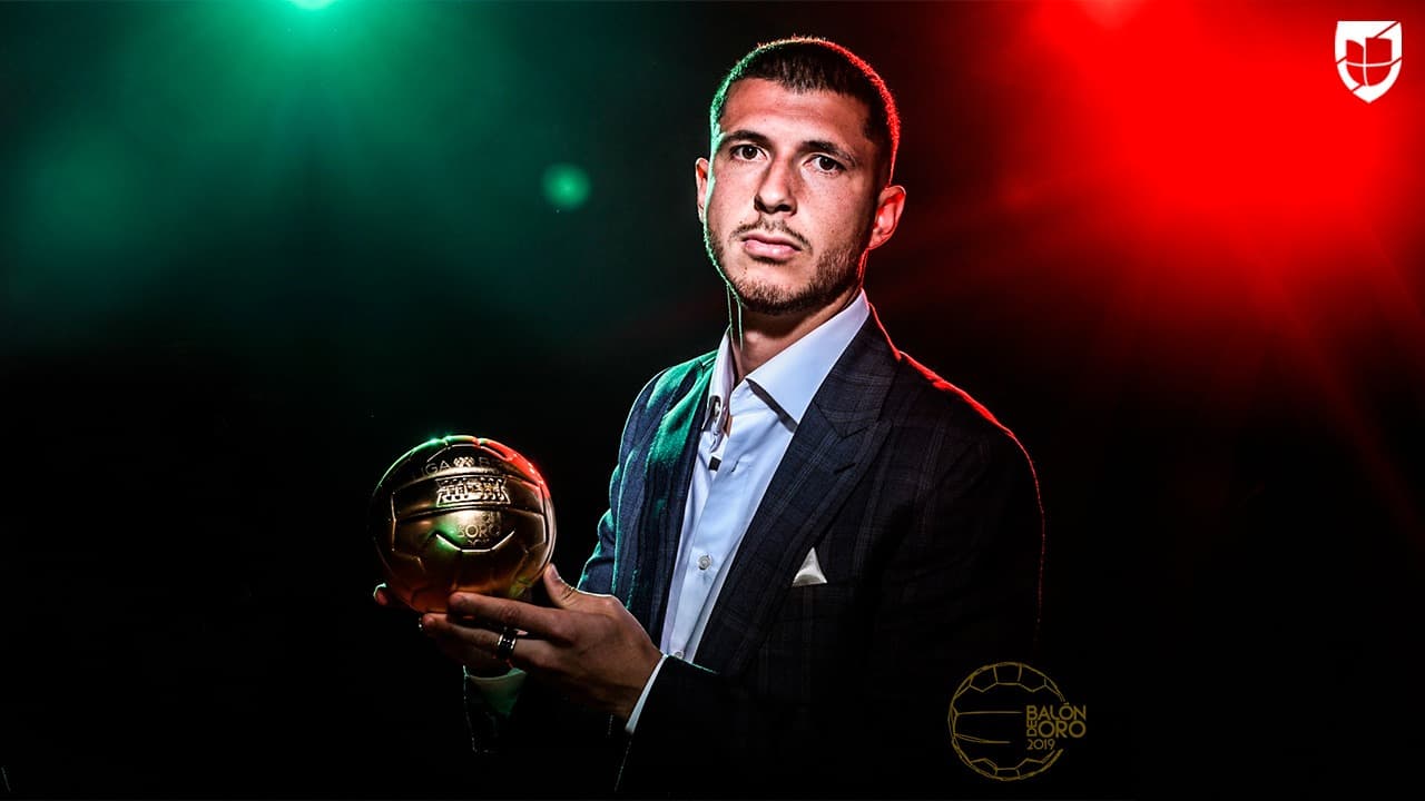 Guido Rodríguez: ganador del Balón de Oro al Mejor Medio Defensivo