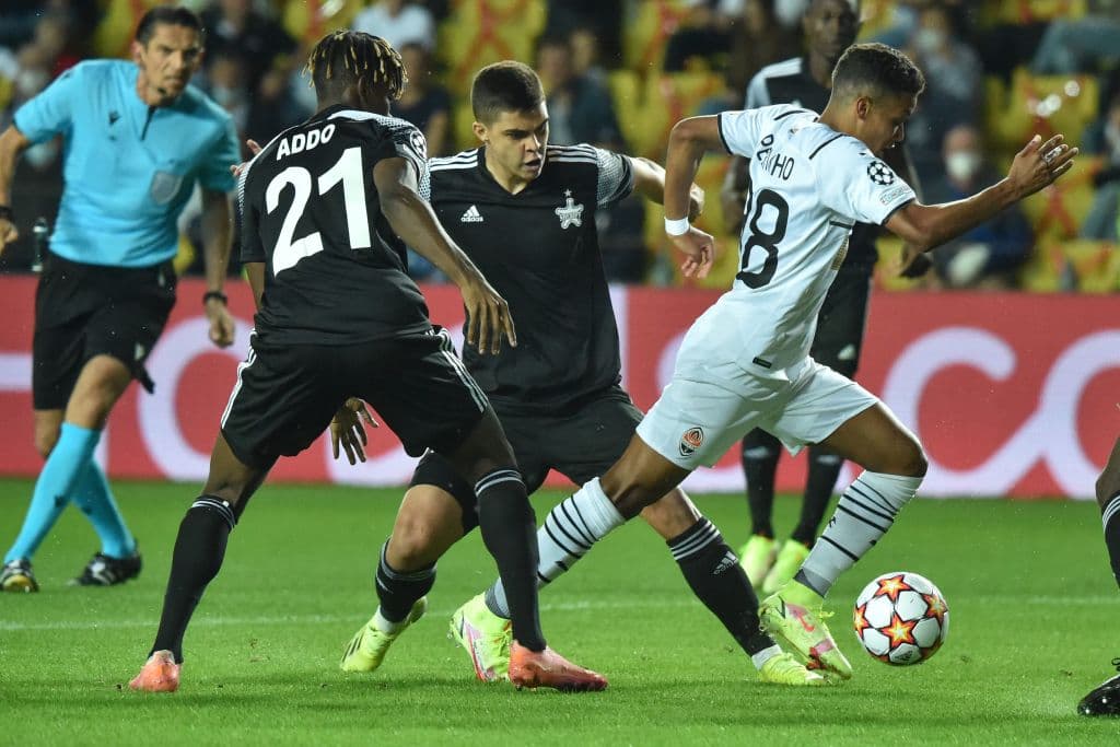 El Sheriff Tiraspol hace historia y se lleva su primer triunfo dentro de la UEFA Champions League ante el Shakhtar Donetsk con marcador de 2-0. El primer tanto lo anotó Adama Traoré, con asistencia de Cristiano, al minuto 16’, y el segundo gol cayó al 62’ por parte de Momo Yansane, en esta fase de grupos.