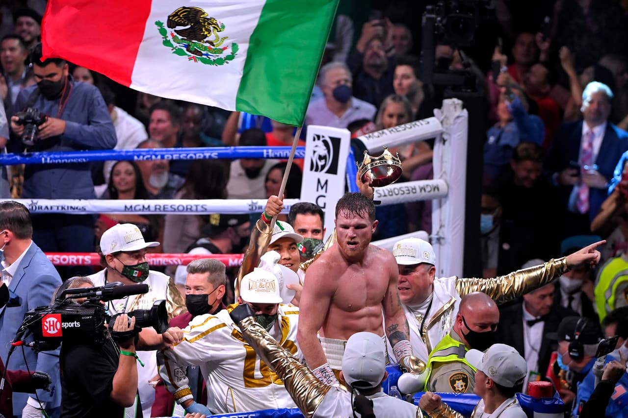 Boxeador del Año: 'Canelo' Álvarez. No hay duda que el tetracampeón mexicano sigue siendo el Libra por Libra tras noquear a Caleb Plant y convertirse en el primer monarca unificado de las 168 libras.