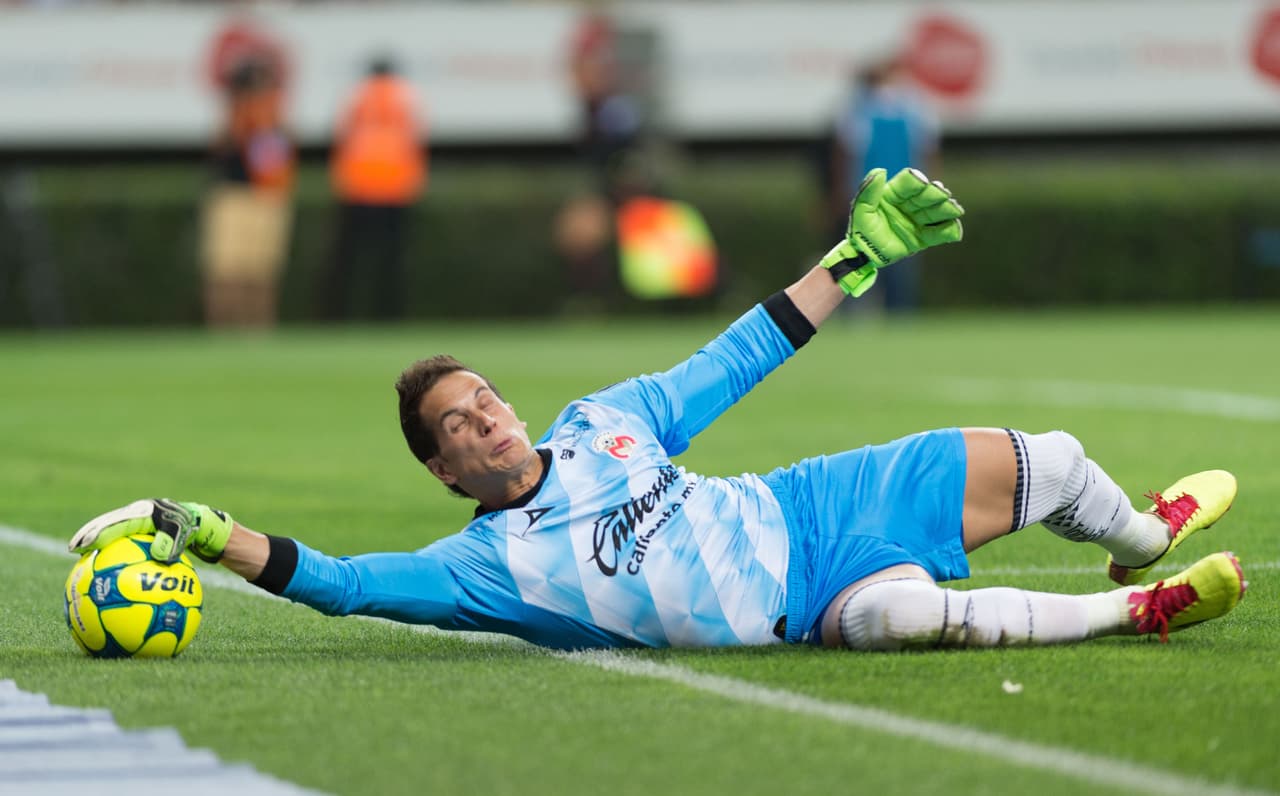 El arquero de Monarcas fue una de las piezas clave para que el ataque de Chivas no tuviera éxito en su intención por anotar.