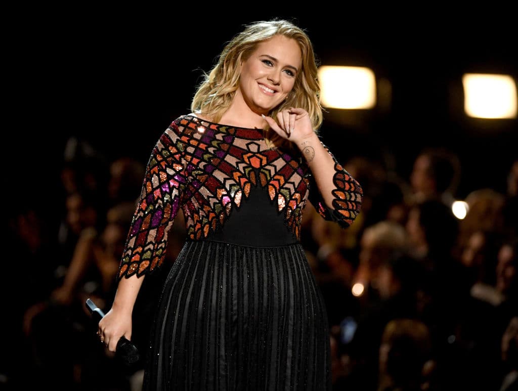 Adele se lo llevó pero como Artista Femenina del Año.