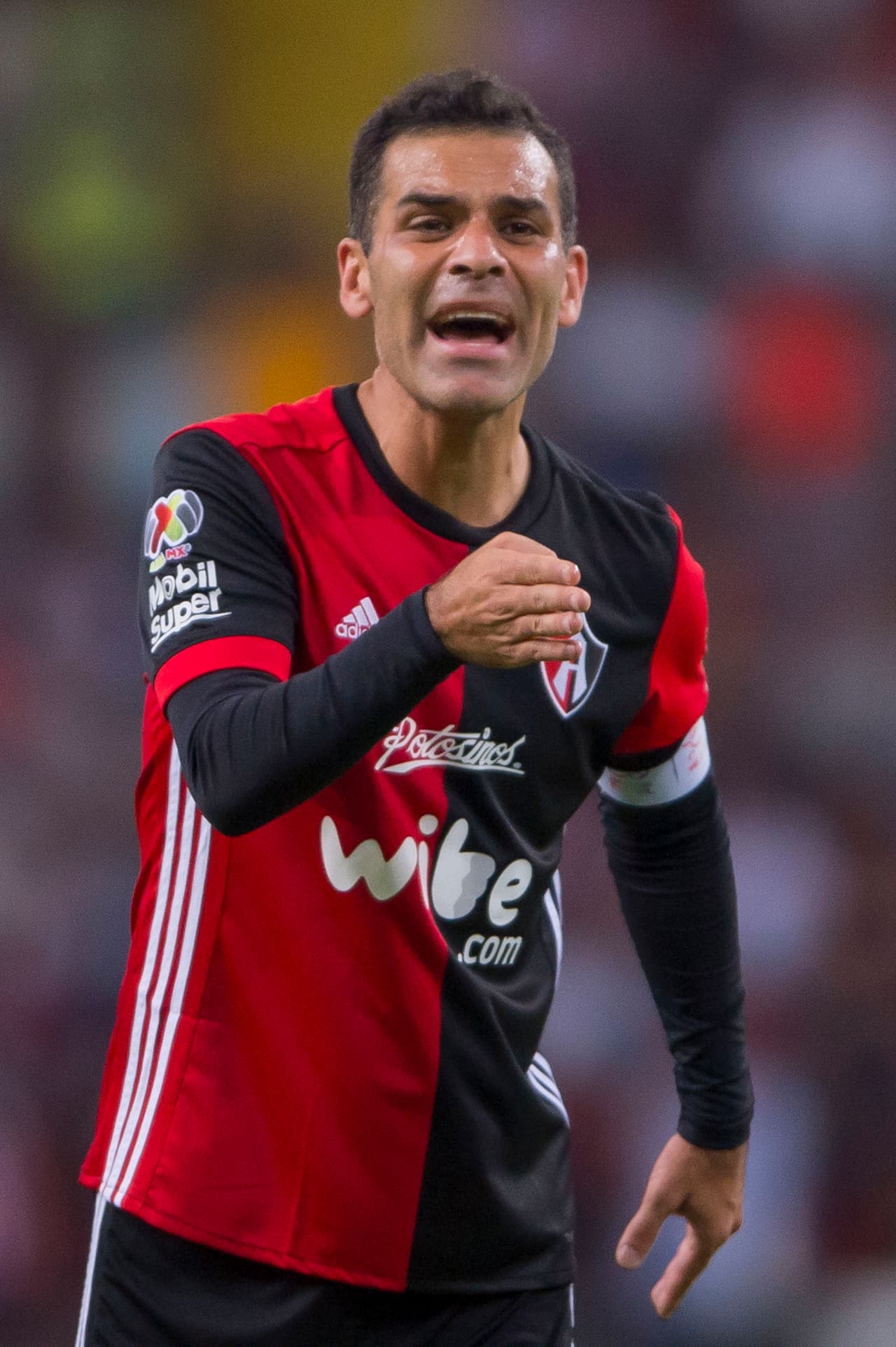 El capitán de los Rojinegros y del Tri anunció que dejará el fútbol al final de la campaña, aunque queda pendiente su asistencia o no a la Copa del Mundo.