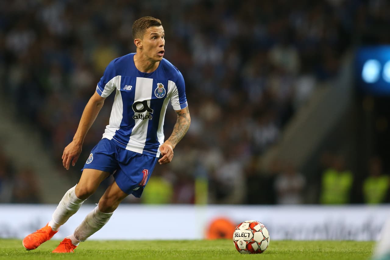 El jugador colombiano dejo a las Águilas para probar suerte en la Primeira Liga con el equipo del Oporto en Portugal.